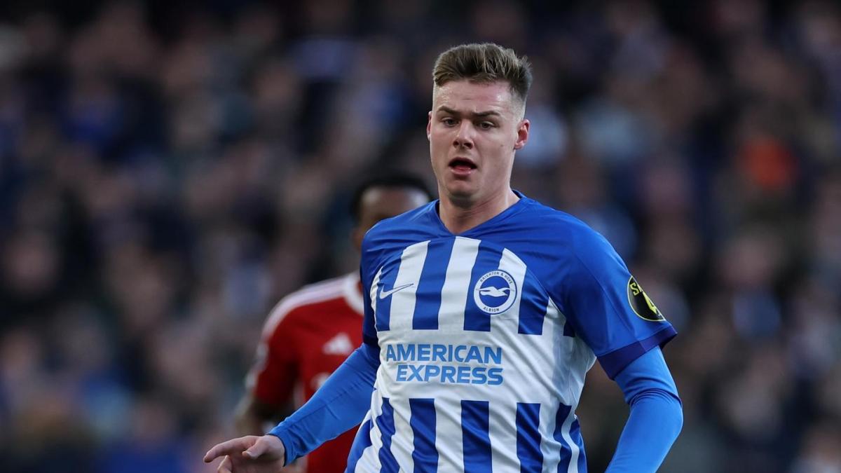 Roma, Shomurodov in Turchia, il vice Dovbyk è Evan Ferguson: per De Zerbi somiglia a Vieri Roma, Shomurodov in Turchia, il vice Dovbyk è Evan Ferguson: per De Zerbi somiglia a Vieri