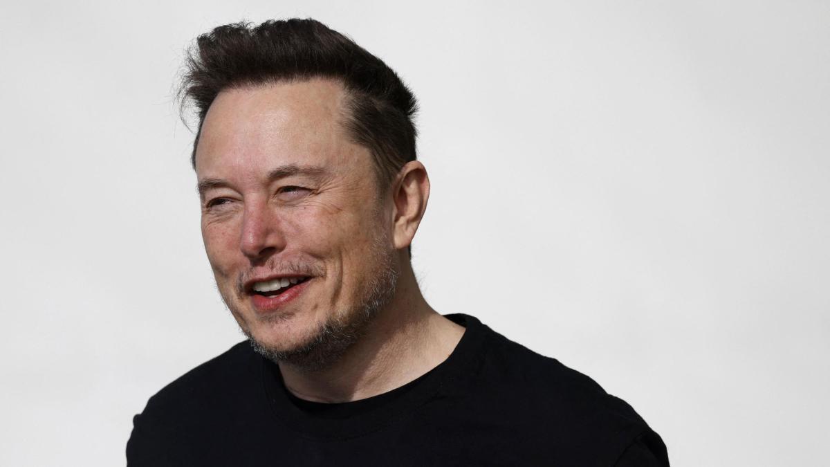 elon musk 232 la prima persona al mondo con un patrimonio netto di 500 miliardi di dollari