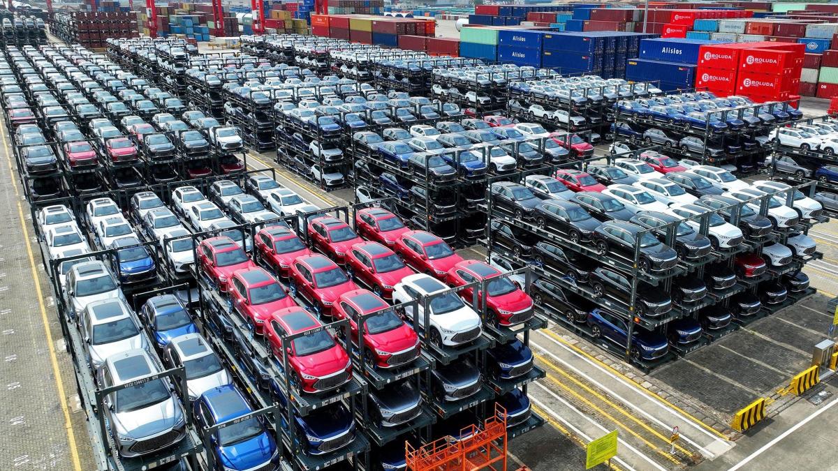Auto cinesi: boom dell'export per il caro benzina e la crisi