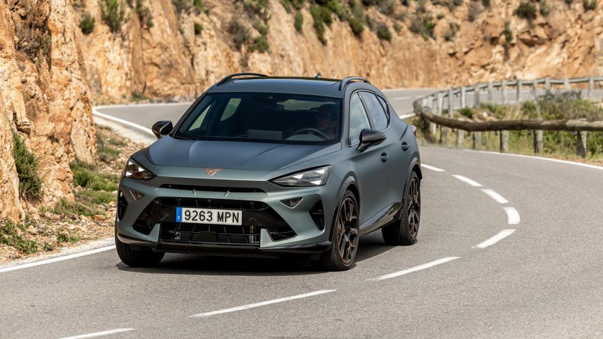 Cupra Formentor E Hybrid: la promo del crossover sportivo Cupra Formentor E Hybrid: la promo del crossover sportivo