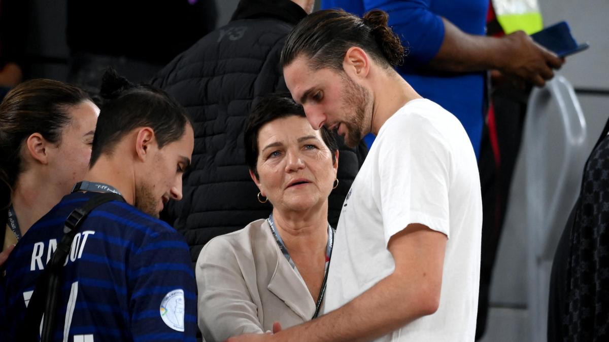 l attacco della madre di rabiot 200 de zerbi che urla e abbaia la rissa una scusa questione di soldi