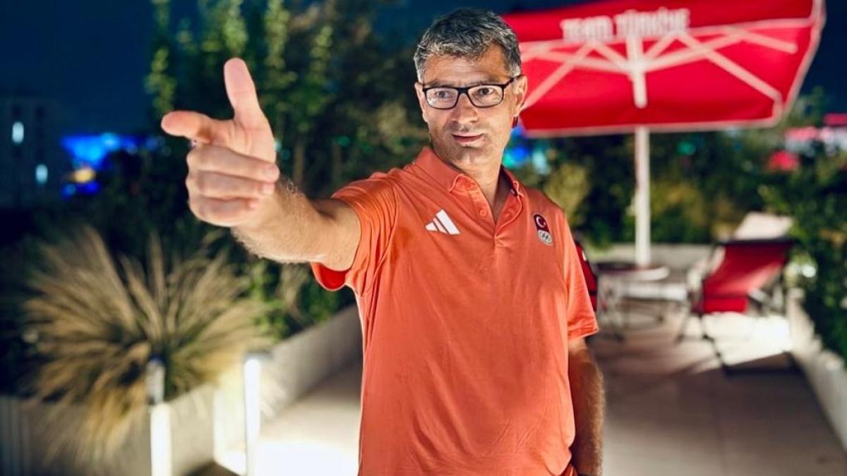 "Io, James Bond, il té, la gatta Cannella e la 