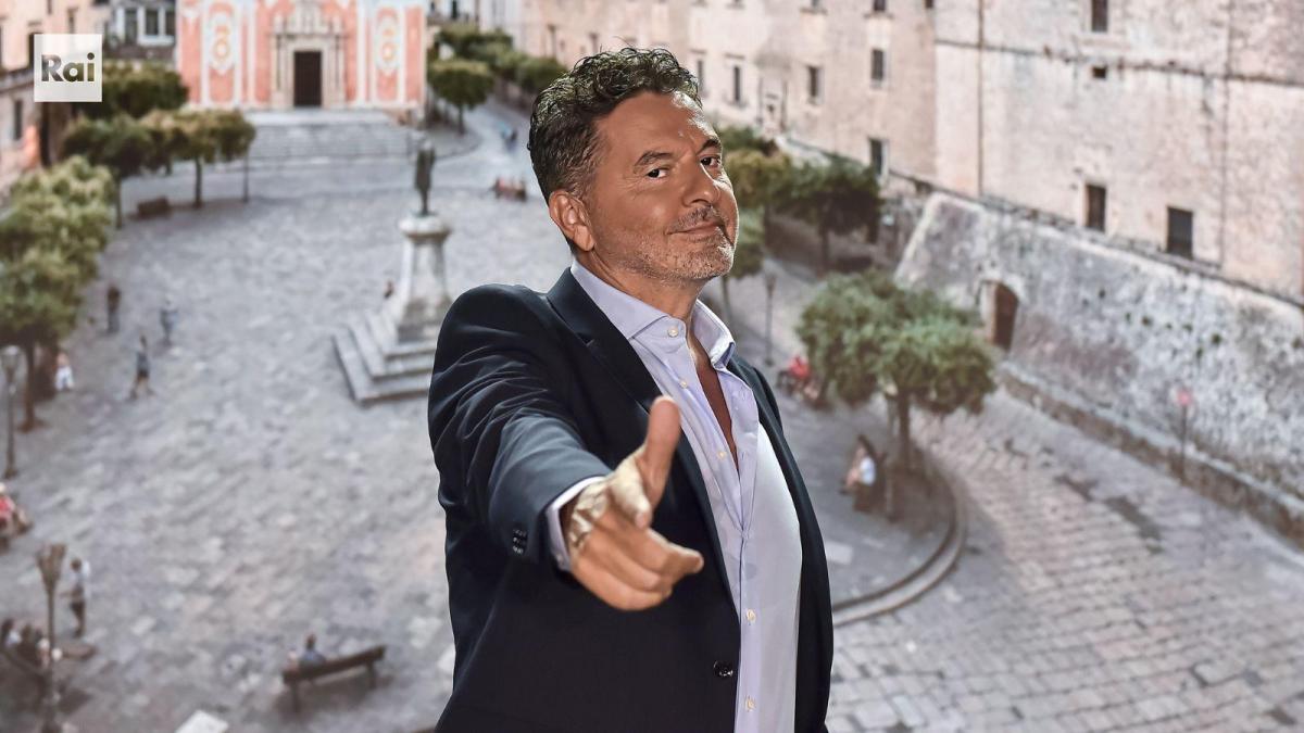 Lo spaesato, Teo Mammucari stasera riparte da Fuscaldo