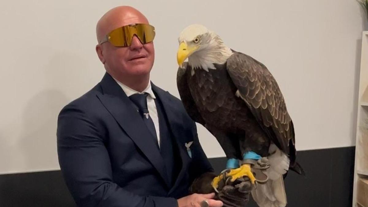 lazio sfrattato da formello l ex falconiere licenziato per il caso della protesi peniena