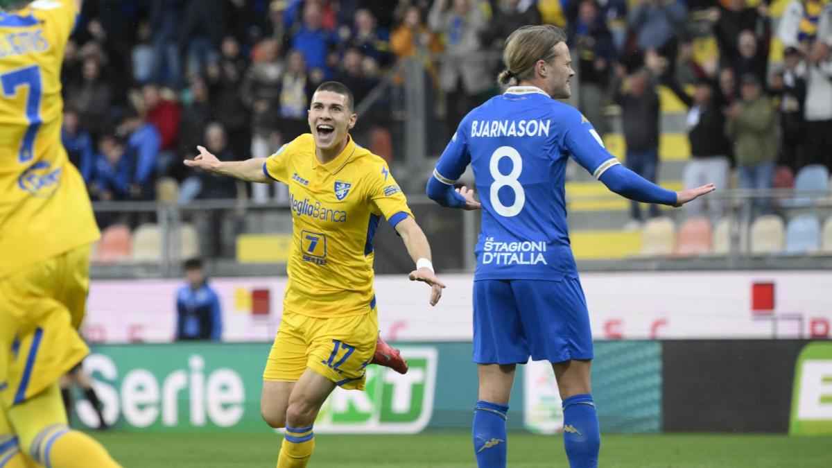 Coppa Italia, Monza Frosinone 0 1: il gol di Kvernadze nel recupero gela l Coppa Italia, Monza Frosinone 0 1: il gol di Kvernadze nel recupero gela l
