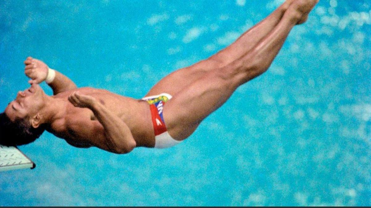 Dalla testata all'oro olimpico: il tuffo della morte di Greg Louganis