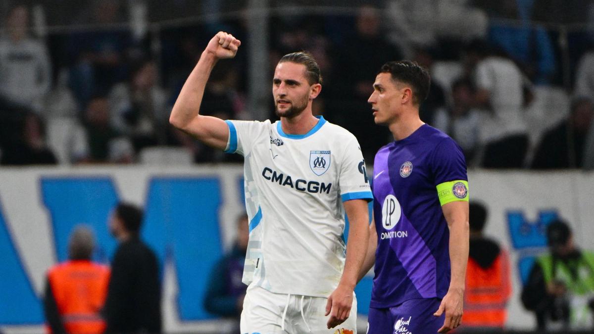 Rabiot: "Io al Milan? Sento spesso Allegri. Juve, Giuntoli per tenermi non ha fatto abbastanza" Rabiot: "Io al Milan? Sento spesso Allegri. Juve, Giuntoli per tenermi non ha fatto abbastanza"