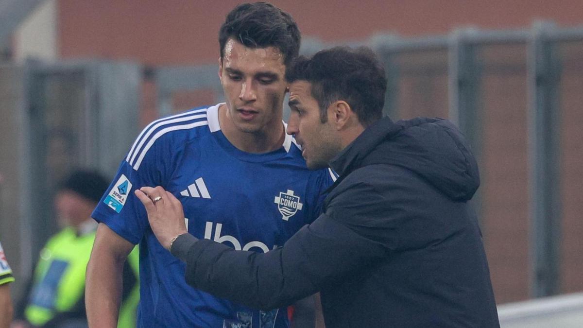 Como-Lazio, le formazioni ufficiali: Fabregas punta su Douvikas. Sarri con Cancellieri dal 1'