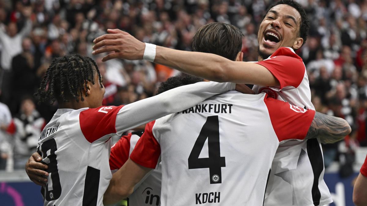 Scouting, startup e cessioni da 90 milioni: ecco il modello Eintracht Scouting, startup e cessioni da 90 milioni: ecco il modello Eintracht