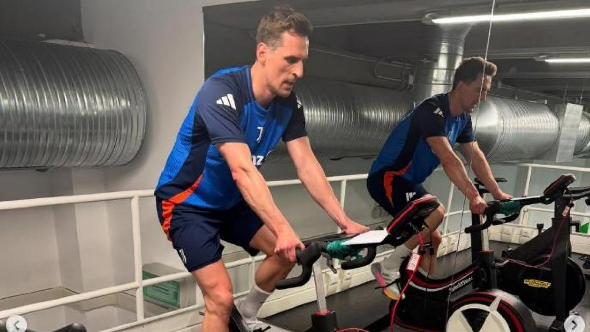 Milik, una maledizione: si ferisce in palestra. Fermo almeno per altri 7 giorni
