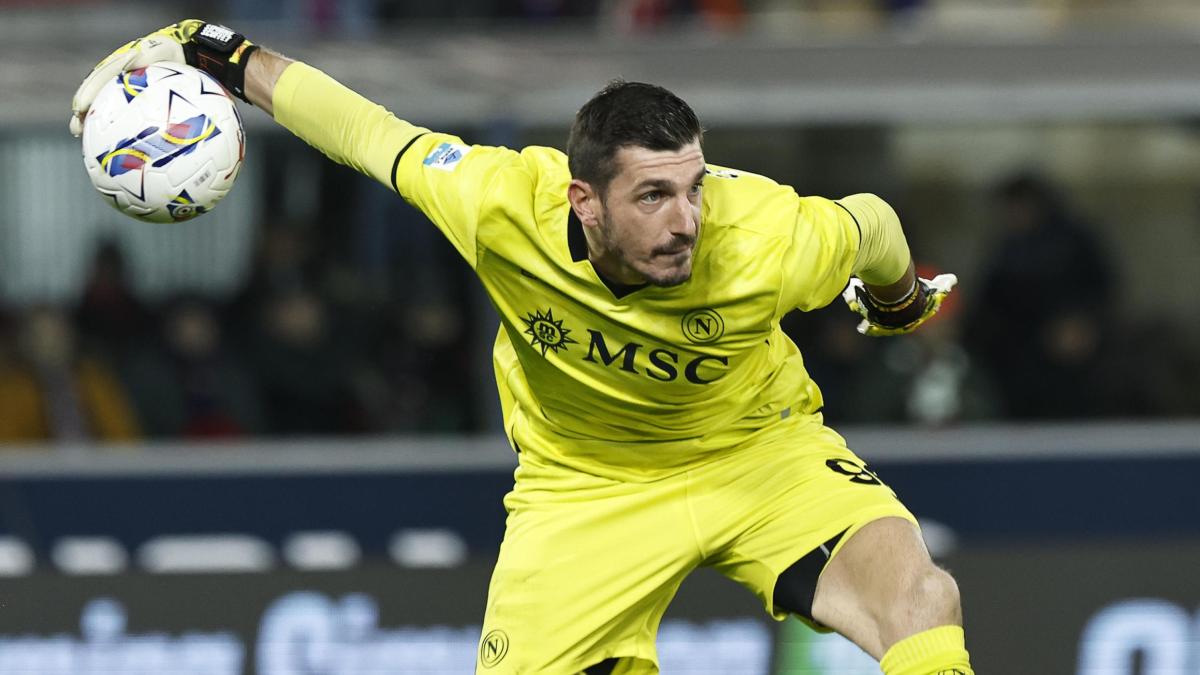 Napoli, Meret in dubbio: pronto Milinkovic Savic per il debutto in Champions Napoli, Meret in dubbio: pronto Milinkovic Savic per il debutto in Champions