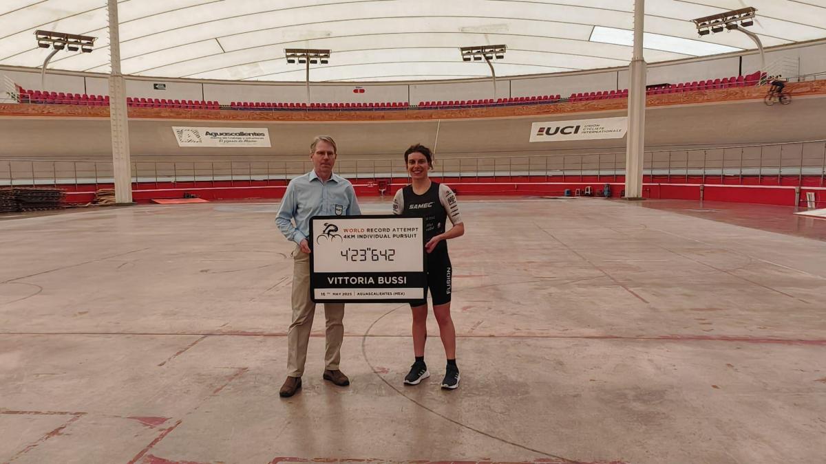 Bussi conquista un altro record: dopo l'Ora si prende il primato mondiale dei 4 km
