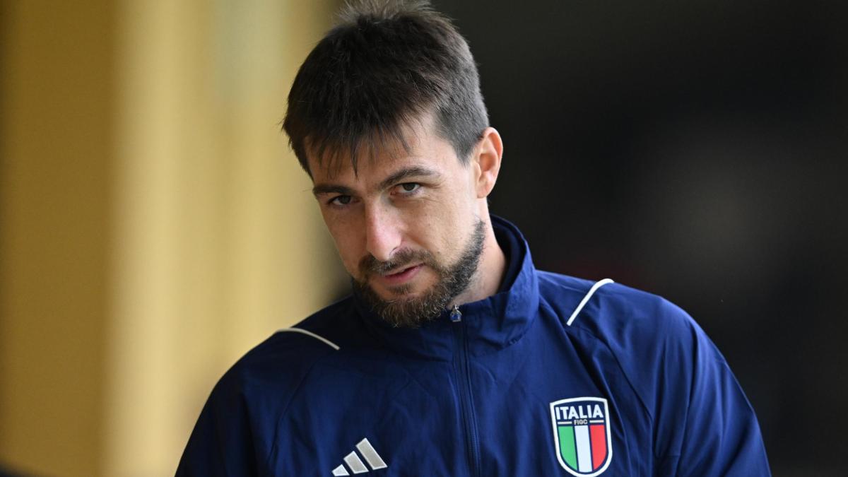 Acerbi replica a Spalletti: "Pretendo rispetto. Non resto dove non sono più voluto davvero" Acerbi replica a Spalletti: "Pretendo rispetto. Non resto dove non sono più voluto davvero"