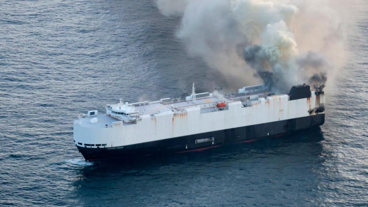 nave porta auto affondata nell oceano pacifico a bordo 3mila vetture
