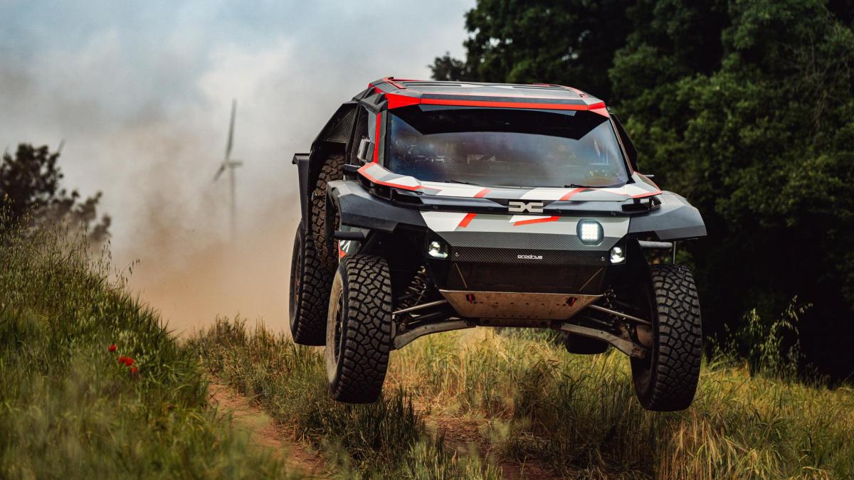 dacia sandrider la prova al fianco di s233bastien loeb