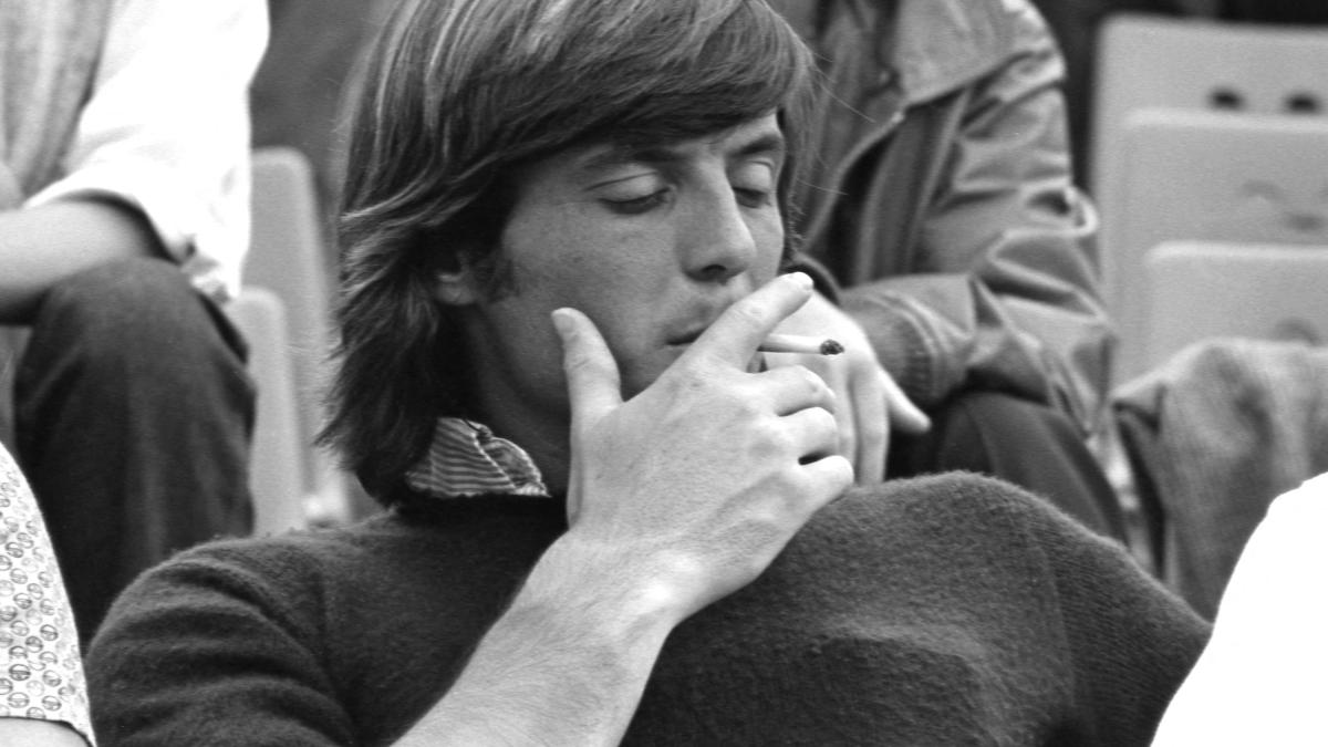 "Il sesso, una sigaretta, ed è tutto finito". Adriano Panatta, un uomo libero "Il sesso, una sigaretta, ed è tutto finito". Adriano Panatta, un uomo libero