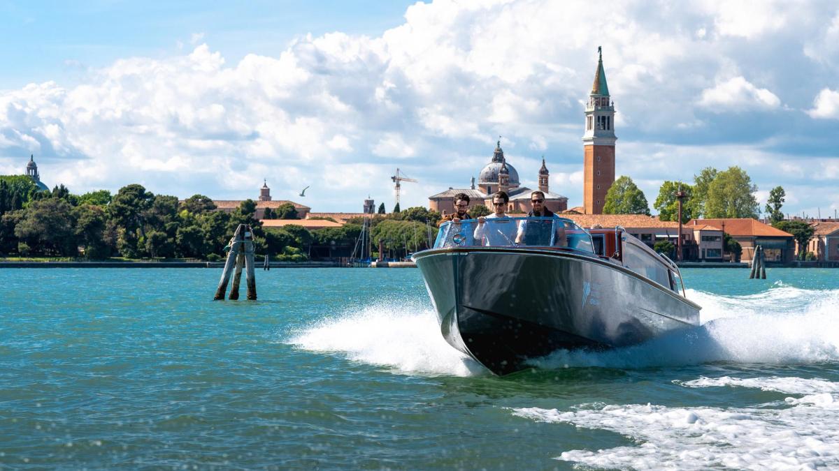 Lucietta è il primo taxi elettrico per Venezia Lucietta è il primo taxi elettrico per Venezia