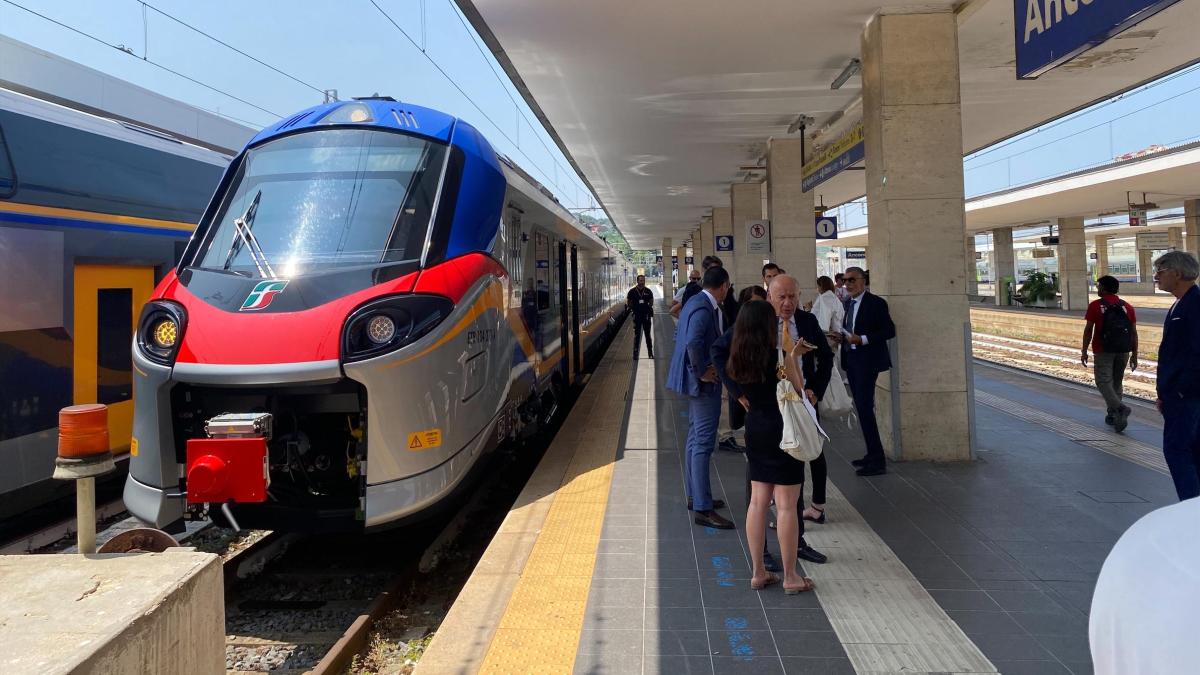 Ferrovie in Italia: non tutte sono ancora elettrificate. I numeri Ferrovie in Italia: non tutte sono ancora elettrificate. I numeri