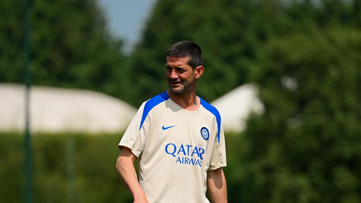 Marotta presenta Chivu: "Non è un ripiego". E Cristian: "Ho lo stesso interismo di 13 anni fa" Marotta presenta Chivu: "Non è un ripiego". E Cristian: "Ho lo stesso interismo di 13 anni fa"