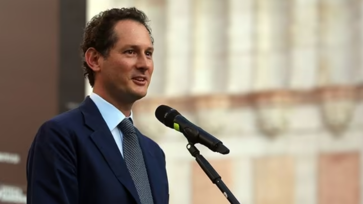 Le Mans, Elkann esalta il team Ferrari: "Impresa eroica, in tre anni grande gioco di squadra" Le Mans, Elkann esalta il team Ferrari: "Impresa eroica, in tre anni grande gioco di squadra"