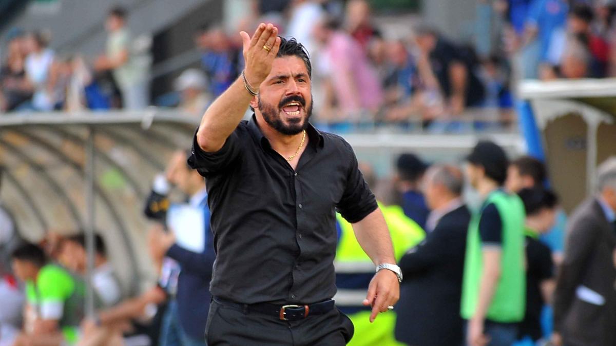 Liti, stipendi pagati di tasca propria, lotta a "squallidi e ipocriti": quando Rino va in battaglia Liti, stipendi pagati di tasca propria, lotta a "squallidi e ipocriti": quando Rino va in battaglia