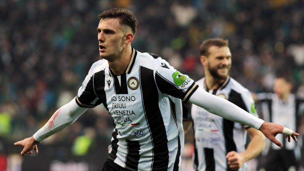 Napoli scatenato: sì di Lucca e Juanlu. Ora Manna temporeggia per Nunez Napoli scatenato: sì di Lucca e Juanlu. Ora Manna temporeggia per Nunez
