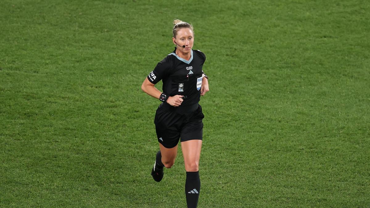 Juve Al Ain, terna tutta femminile. Chi è l Juve Al Ain, terna tutta femminile. Chi è l
