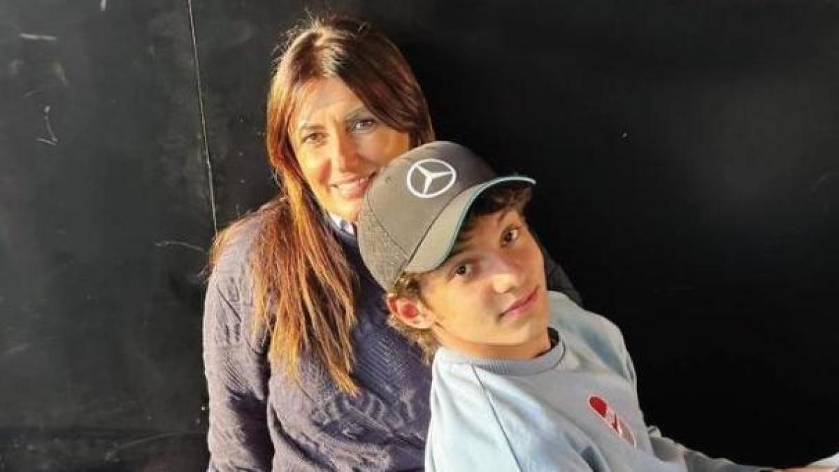 La mamma di Kimi: "Per il podio gli faccio la pasta al ragù, poi sotto con la maturità" La mamma di Kimi: "Per il podio gli faccio la pasta al ragù, poi sotto con la maturità"