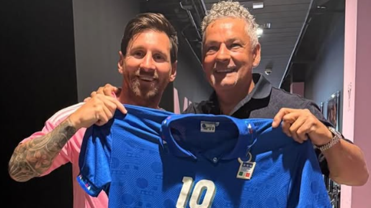Messi incontra Baggio: "Sei un crack e una leggenda storica del calcio!" Messi incontra Baggio: "Sei un crack e una leggenda storica del calcio!"