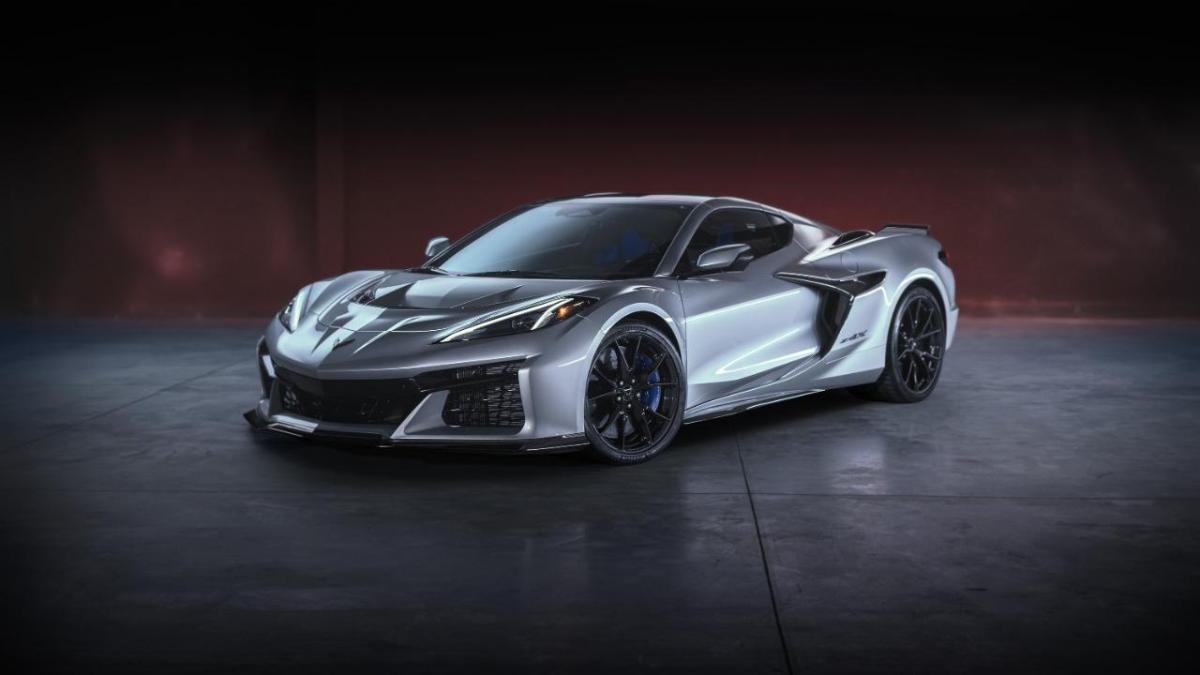 Corvette svela l’estrema ZR1X: ibrida dalla potenza mostruosa Corvette svela l’estrema ZR1X: ibrida dalla potenza mostruosa