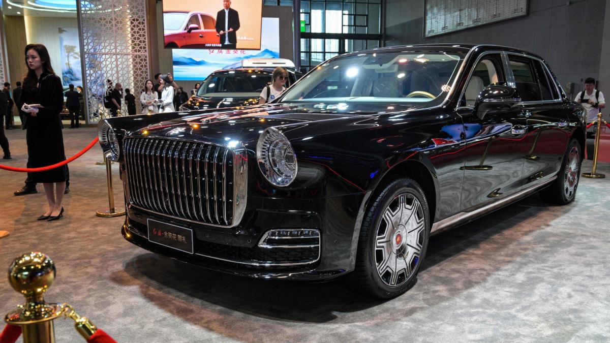 Auto cinesi, una Hongqi di seconda mano a 1,5 milioni di dollari Auto cinesi, una Hongqi di seconda mano a 1,5 milioni di dollari