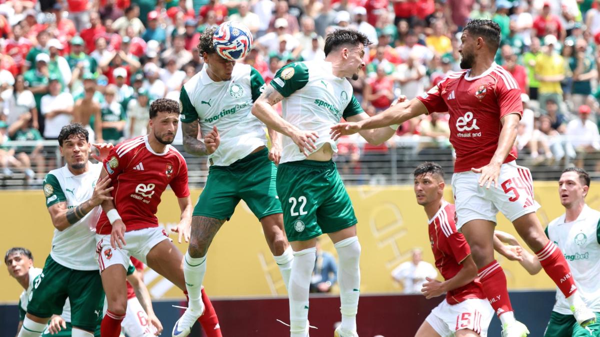 Un autogol e Lopez, il Palmeiras vede gli ottavi: Al Ahly battuto dopo lo stop per maltempo