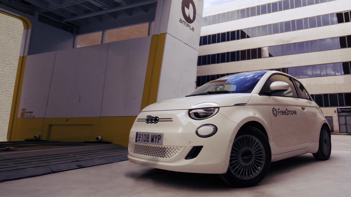 Fiat 500 elettrica con le batterie intercambiabili. A Madrid è realtà Fiat 500 elettrica con le batterie intercambiabili. A Madrid è realtà