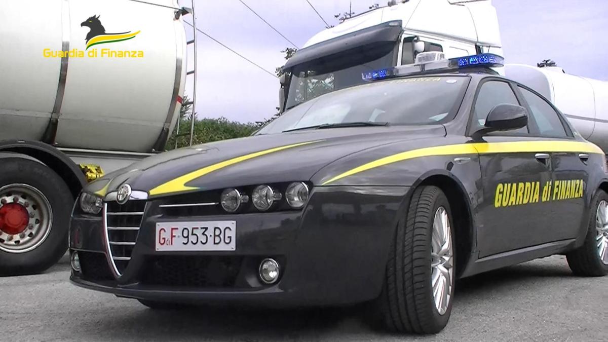 Carburanti, tasse e imposte evase. Confisca da 140 milioni di euro Carburanti, tasse e imposte evase. Confisca da 140 milioni di euro