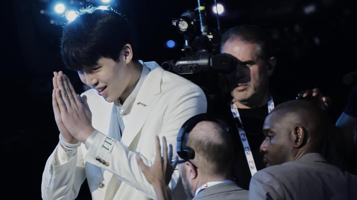 Talento alla Yao Ming o mossa commerciale? Dietro la scelta di Yang, l Talento alla Yao Ming o mossa commerciale? Dietro la scelta di Yang, l