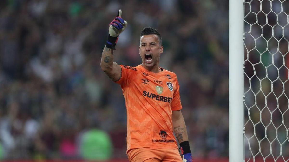 fabio eterno eguaglia l incredibile record di partite giocate che apparteneva a shilton