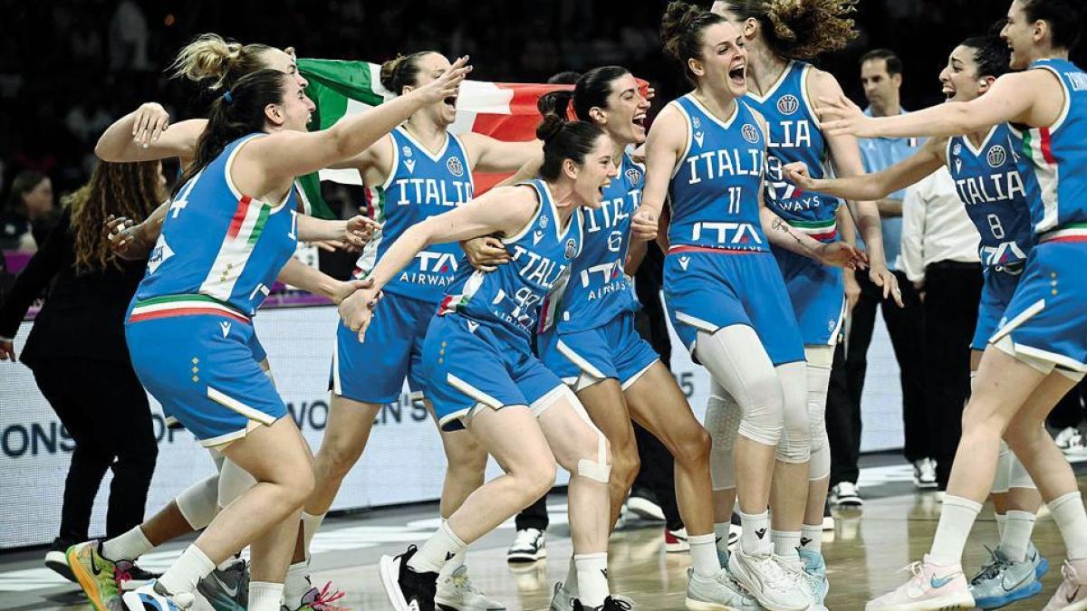 Petrucci lancia Pozzecco: "Le ragazze siano uno stimolo. Azzurri, fate come loro!" Petrucci lancia Pozzecco: "Le ragazze siano uno stimolo. Azzurri, fate come loro!"