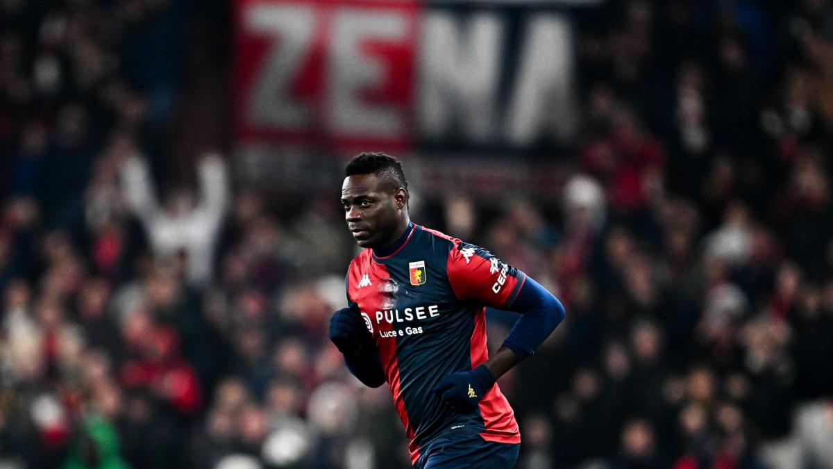 Balotelli contro Vieira: "Voleva passare per il salvatore, ma la verità è che gli sto sui cogl..." Balotelli contro Vieira: "Voleva passare per il salvatore, ma la verità è che gli sto sui cogl..."