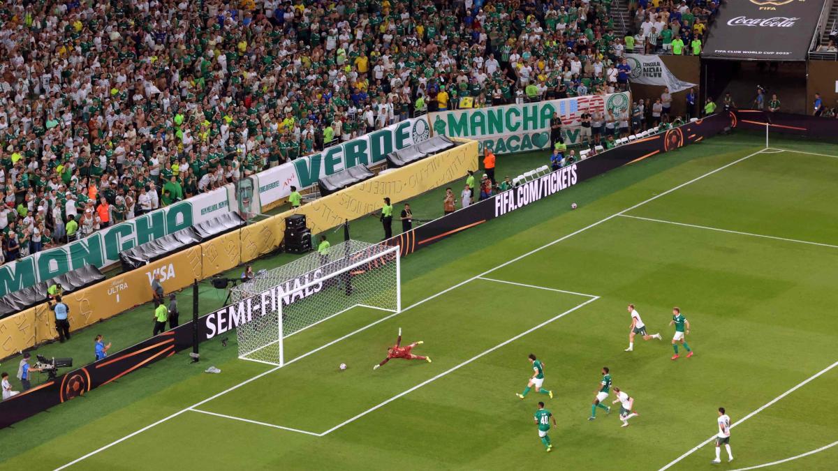 Maresca avanza: il suo Chelsea batte il Palmeiras 2-1 e va in semifinale contro il Fluminense