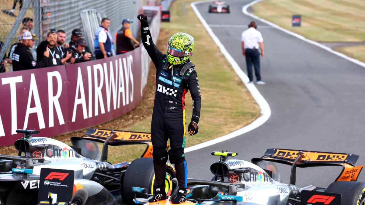 Autogol di Piastri e Norris trionfa sotto la pioggia. Storico podio per Hulkenberg davanti a Hamilton Autogol di Piastri e Norris trionfa sotto la pioggia. Storico podio per Hulkenberg davanti a Hamilton