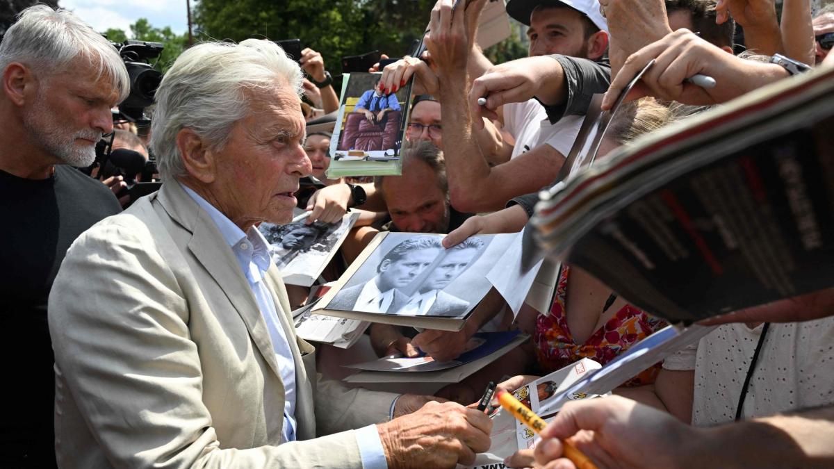 Michael Douglas annuncia il ritiro dalle scene: "Non voglio morire sul set"