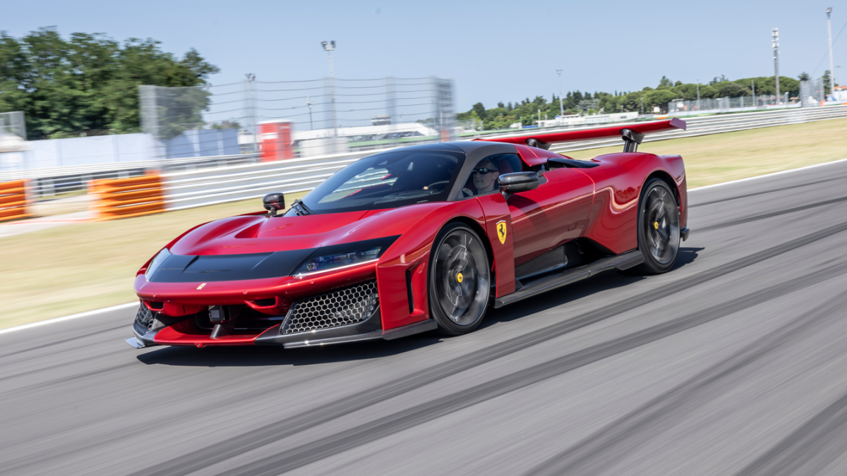 Ferrari F80 da sogno: la prova della supercar da 1.200 Cv Ferrari F80 da sogno: la prova della supercar da 1.200 Cv