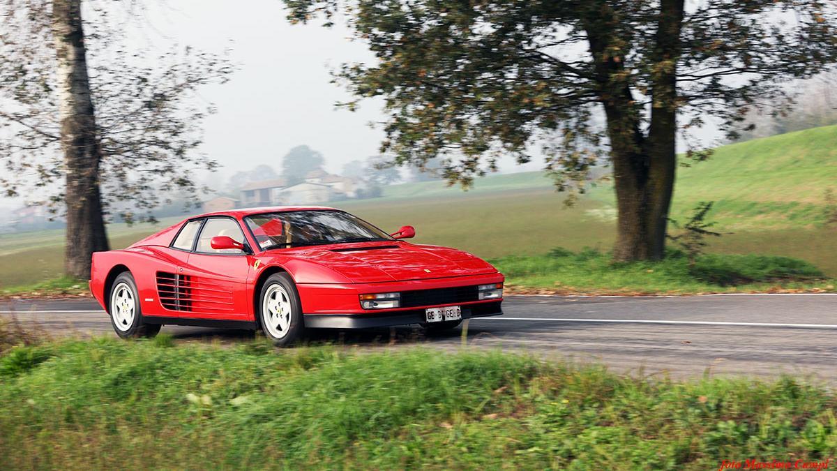 Ferrari Testarossa: al volante del mito a 12 cilindri Ferrari Testarossa: al volante del mito a 12 cilindri
