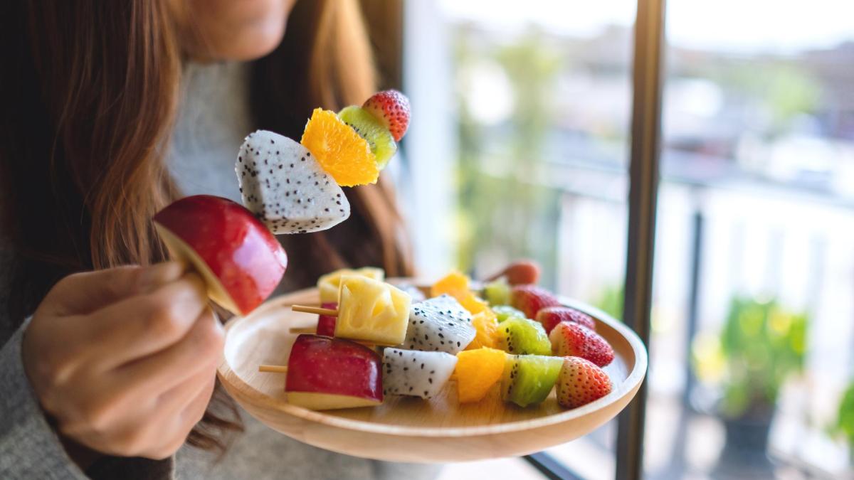 frutta si pu242 mangiare a merenda meglio da sola o abbinata ad altri cibi