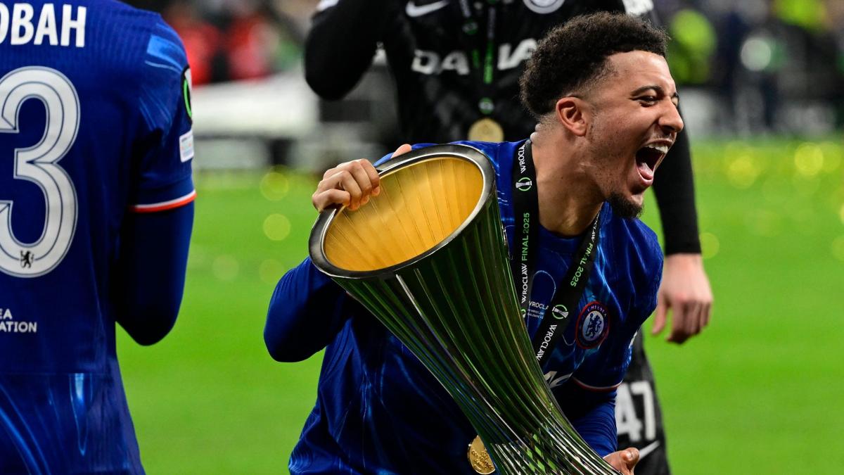 Juve al lavoro per un attacco stellare: Sancho si avvicina, sondaggio per Rashford Juve al lavoro per un attacco stellare: Sancho si avvicina, sondaggio per Rashford