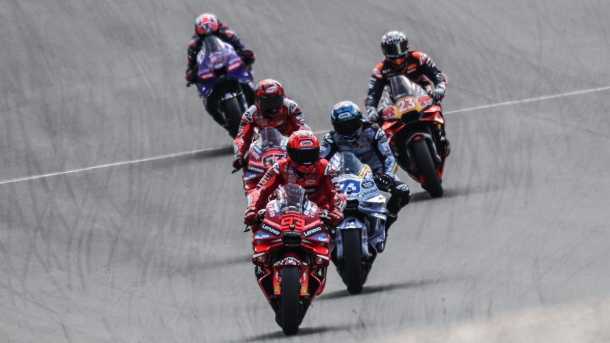 Marc Marquez vince la Sprint a Brno, davanti ad Acosta e Bastianini. Bagnaia solo settimo Marc Marquez vince la Sprint a Brno, davanti ad Acosta e Bastianini. Bagnaia solo settimo