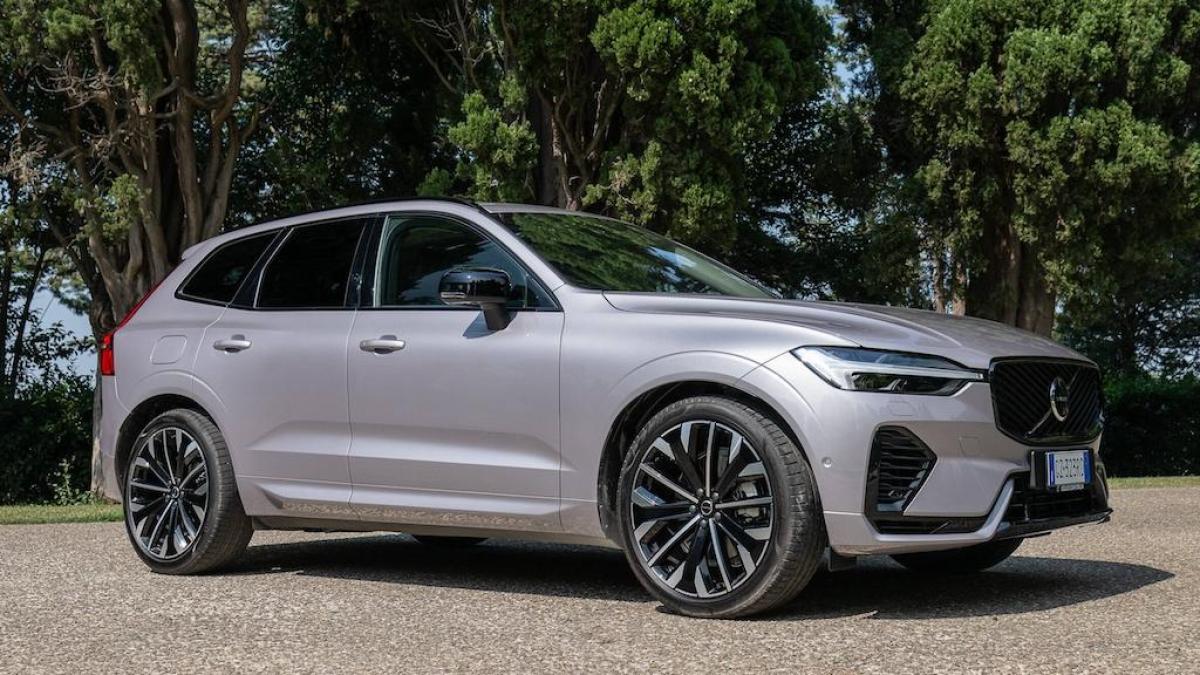 Volvo XC60 T8 Recharge: come va il Suv ibrido plug in da 455 Cv Volvo XC60 T8 Recharge: come va il Suv ibrido plug in da 455 Cv