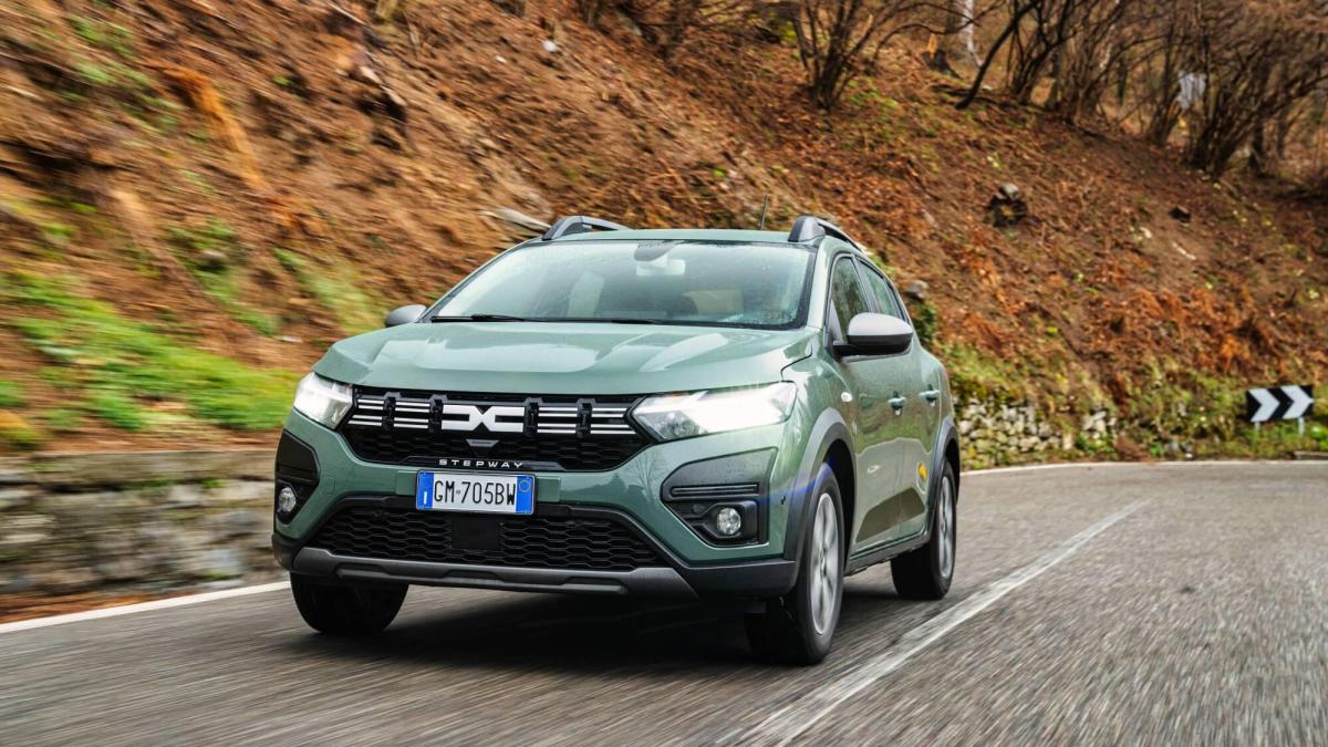 dacia primo semestre in linea con le aspettative sandero traina le vendite
