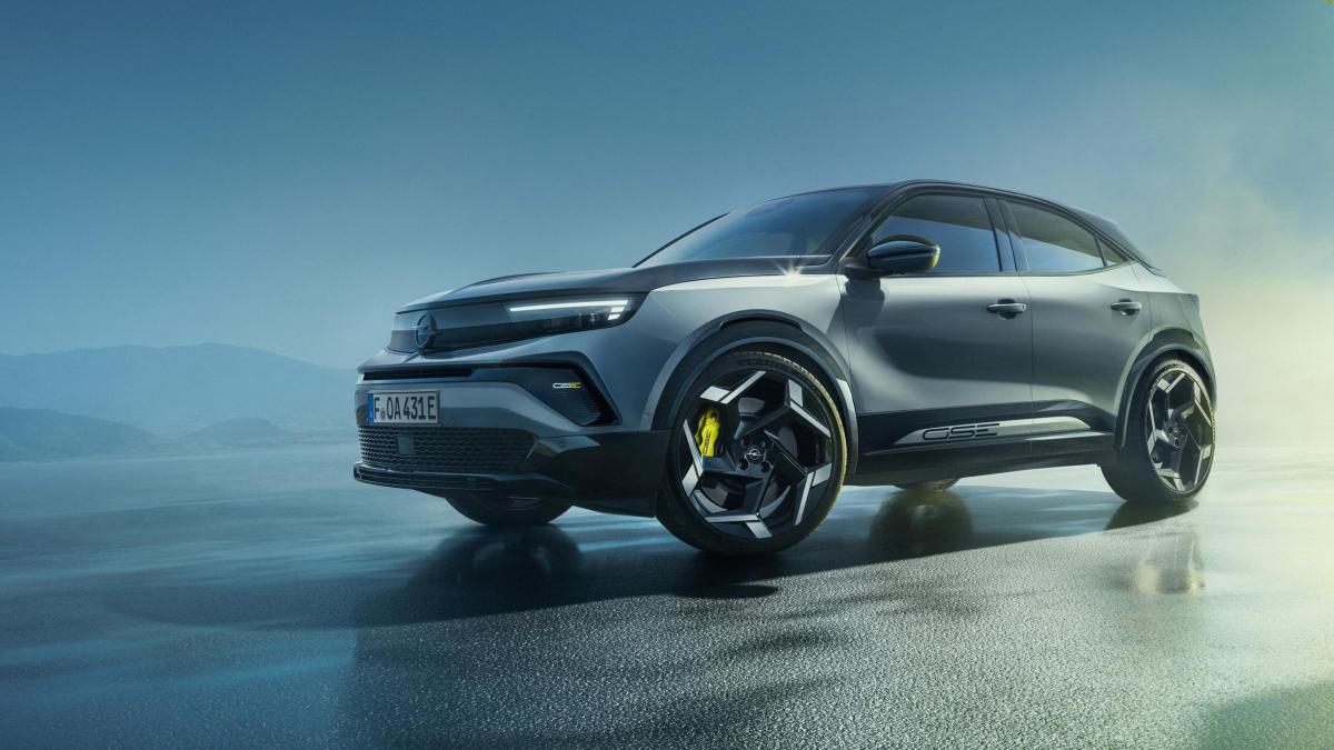 Opel Mokka Gse: arriva il Suv elettrico sportivo da 280 Cv Opel Mokka Gse: arriva il Suv elettrico sportivo da 280 Cv