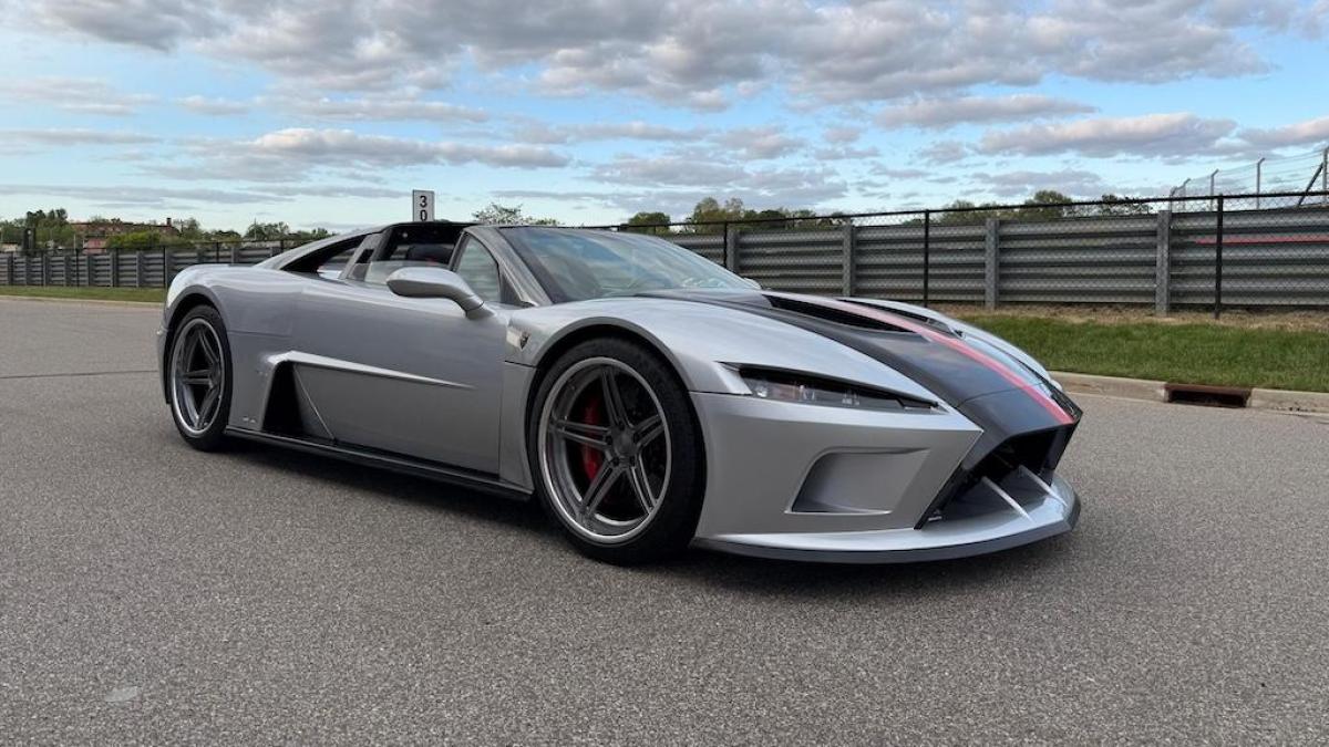 Falcon F7 V8 turbo: la supercar americana rarissima